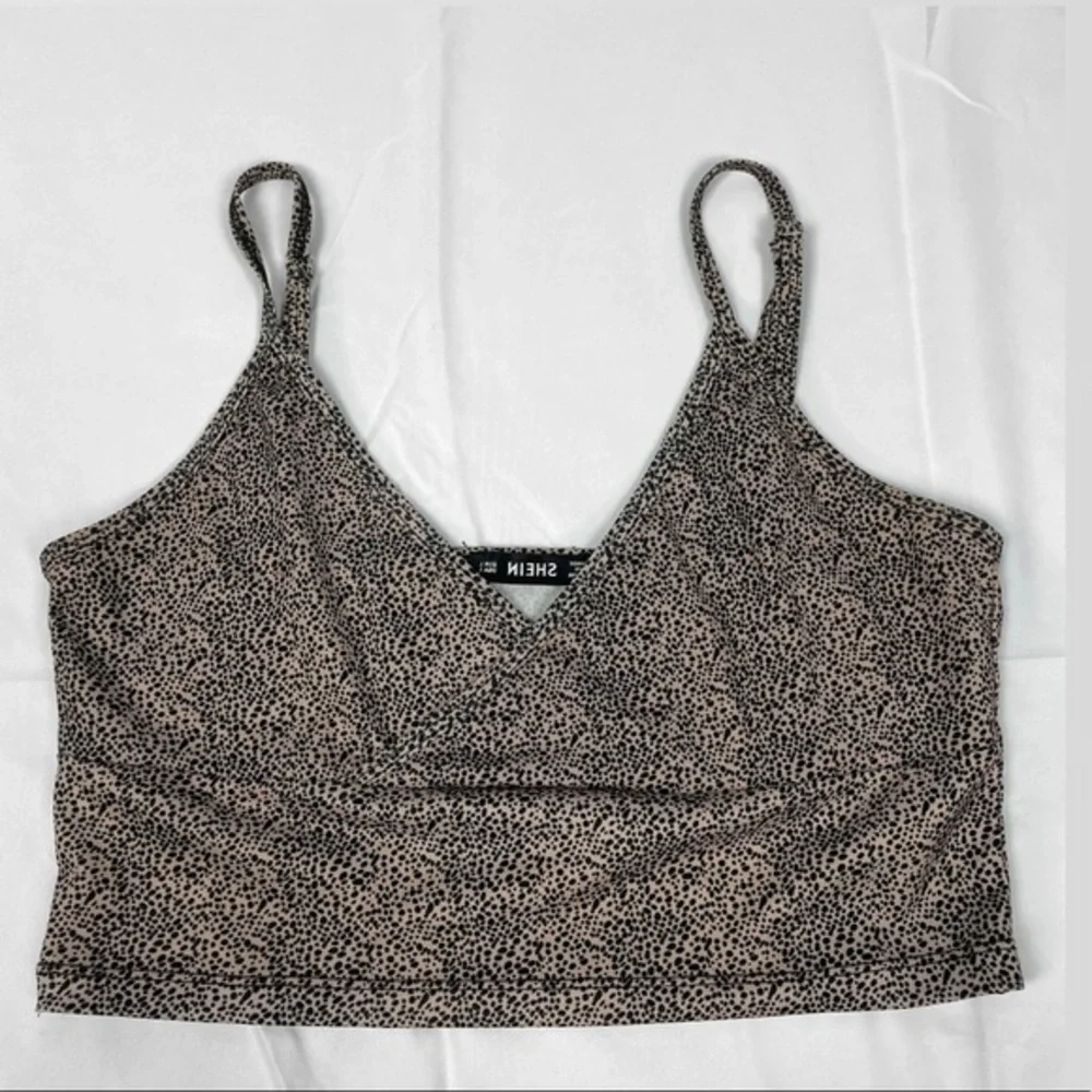 Cheetah Print Vneck Crop Tank - Picture 1 of 6